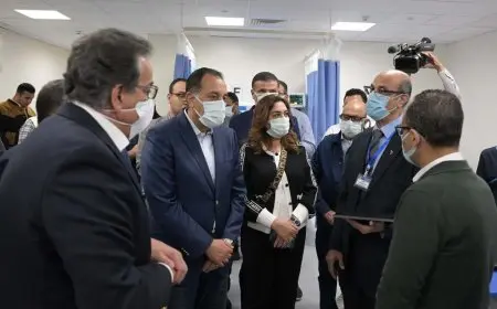 رئيس الوزراء يبدأ جولته في أسيوط بزيارة مستشفى منفلوط المركزي بعد تطويره