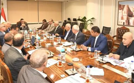 وزير الإسكان يراقب تقدم الأعمال في «كمبوند مزارين» بالعلمين الجديدة