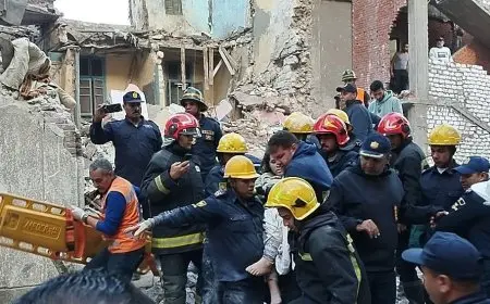 نجاة ثلاثة أطفال من تحت أنقاض عقار اللبان المنهار بالإسكندرية