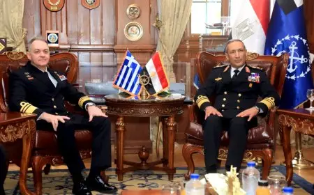 الفريق أشرف عطوة يجتمع برئيس هيئة الأركان العامة للقوات البحرية اليونانية