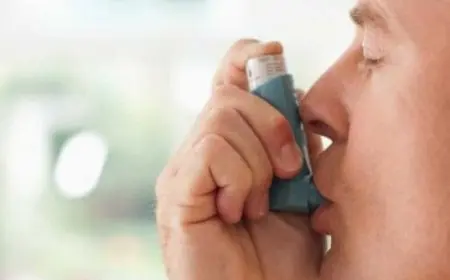 هل يمكن أن تؤدي بخاخات الصدر إلى الإدمان؟ أستاذ أمراض الصدر يشرح