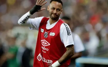 سانتوس يقيل مدربه رغم عودة نيمار بسبب النتائج المخيبة