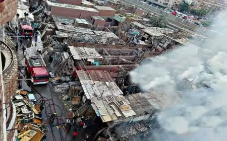 إخماد حريق اندلع في عدد من محلات الخشب بحي الشرابية بالقاهرة