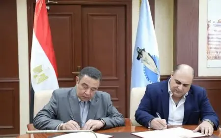 محافظ البحر الأحمر يُبرم اتفاقية تعاون مع قصور الثقافة لإقامة حفلات سياحية