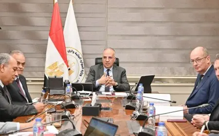 وزير الري يناقش آفاق التعاون مع نائب رئيس بنك التنمية الأوروبي