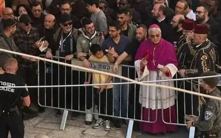 الاحتلال يهاجم الفلسطينيين في القدس المحتلة مع بدء احتفالات “سبت النور”