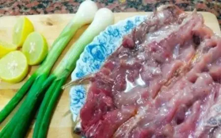 صاحب مصنع أسماك: ننتج يوميًا 50 طن من الرنجة ونصدرها لأمريكا وأستراليا والنرويج