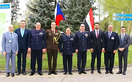 قائد القوات الجوية يجتمع بعدد من المسؤولين في القوات المسلحة التشيكية