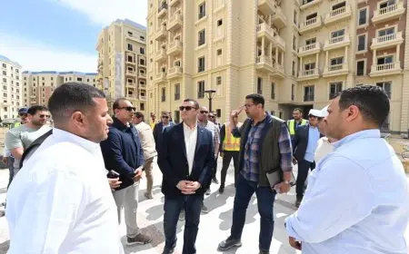 وزير الإسكان يزور مشروع الحي اللاتيني في مدينة العلمين الجديدة