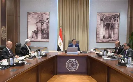 رئيس الوزراء يناقش التحديات التي تواجه الجامعة العمالية