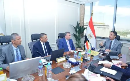 وزير التموين يلتقي برئيس شركة مصر للزيوت والصابون لبحث خطة دعم السوق