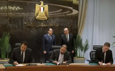 رئيس الوزراء يشهد توقيع اتفاقية تأسيس شركتين لإنتاج ألياف الفيبربوليستر واللباد الصناعي