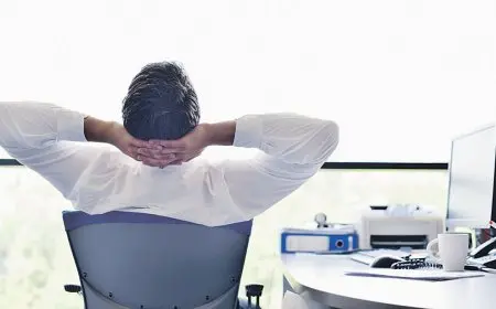 سببين يدفعان رب الأسرة لزيارة المقاهي.. كيف يمكن للزوجة منعه؟