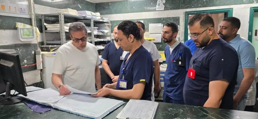 وزير الصحة يثني على انتظام العمل ويأمر بصرف مكافأة لجميع موظفي مستشفى البنك الأهلي