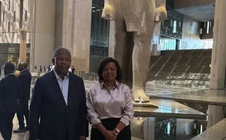 رئيس أنجولا يقوم بزيارة المتحف المصري الكبير خلال زيارته الرسمية لمصر