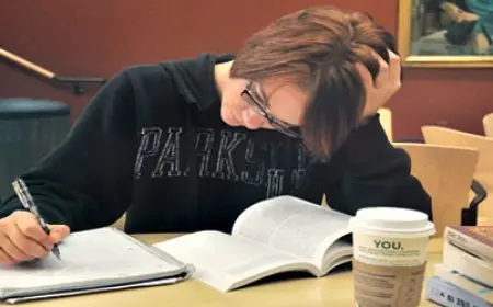 تحذيرات بشأن استهلاك الكافيين ومشروبات الطاقة بكثرة أثناء فترة الامتحانات