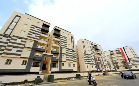 وزير الإسكان يزور مشروع الإسكان الحر في السويس الجديدة