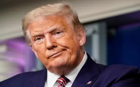 1000 دولار وتذكرة سفر.. ترامب يقدم مكافأة مالية للمهاجرين لمغادرة أمريكا طوعاً