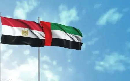 الإمارات ترسل قاربًا للاطمئنان على البحارة المصريين وتزويدهم بالمؤن للسفينة العالقة