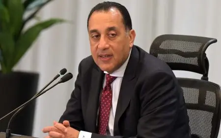 أول تعليق لرئيس الوزراء على الأنباء المتعلقة بوجود بنزين مغشوش