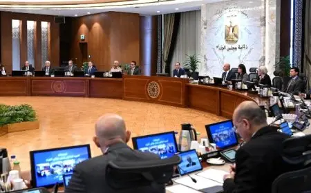 رئيس الوزراء يتابع جهود اللجنة الطبية العليا والاستغاثات بمجلس الوزراء خلال شهر أبريل المنقضي