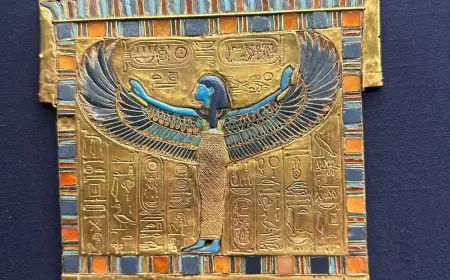 المتحف المصري الكبير يستقبل 163 قطعة من كنوز الملك توت عنخ آمون الذهبية | صور