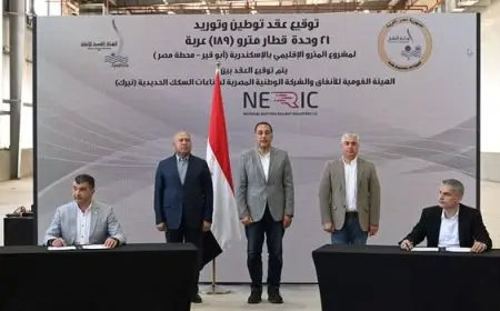 رئيس الوزراء يشهد توقيع اتفاقية لتوطين وتوريد 21 وحدة من قطارات المترو