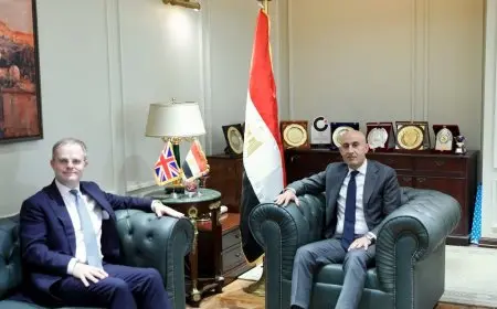 وزير التعليم يناقش مع السفير البريطاني تعزيز التعاون في المشاريع التعليمية