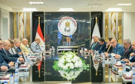 وزير الإنتاج الحربي يؤكد على أهمية تحسين الأداء واستثمار في العنصر البشري