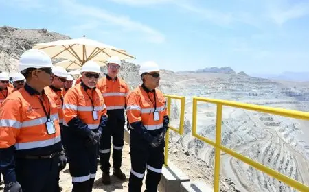 رئيس الوزراء يزور المنجم المفتوح من أعلى قمة جبل «السكرى»