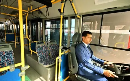 رئيس الوزراء يتفقد التشغيل التجريبي للمرحلة الأولى من مشروع الأتوبيس السريع