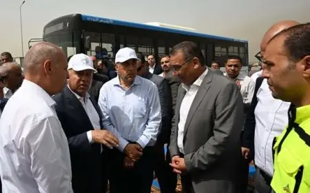 رئيس الوزراء يزور المرحلة الأولى من التشغيل التجريبي لمشروع الأتوبيس الترددي