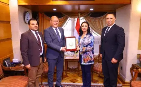 وزيرة التضامن تجتمع برئيس جامعة سوهاج لتعزيز التعاون المشترك