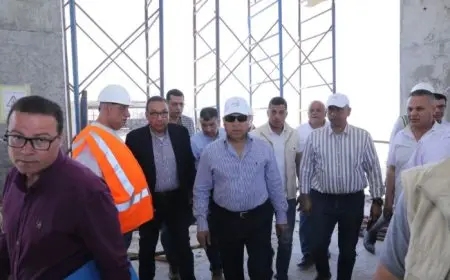 وزير الصناعة يزور مشروع القطار الكهربائي السريع من القاهرة إلى المنيا