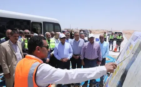 وزير النقل يزور المنطقة الصناعية في المنيا ويُدشِّن مصنع جولدن أفينيو للملابس