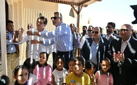 وزير الثقافة ومحافظ أسوان يدشنان قصر ثقافة أبو سمبل الجديد