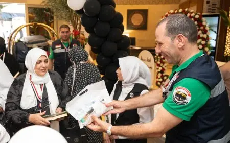 وزيرة التضامن الاجتماعي تتابع تفويج حجاج الجمعيات الأهلية إلى الأراضي المقدسة