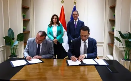 توقيع اتفاقية بين وزارة الاتصالات والتنمية المحلية لتزويد مجمعات “حياة كريمة” بالتكنولوجيا الحديثة