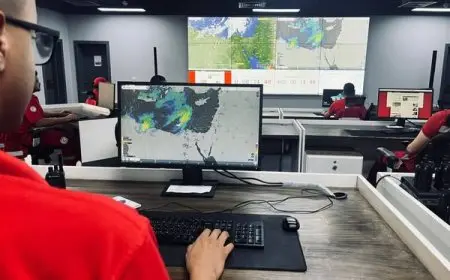 فرق الاستجابة للسيول تنقذ 34 شخصًا محاصرين في سياراتهم بالإسكندرية