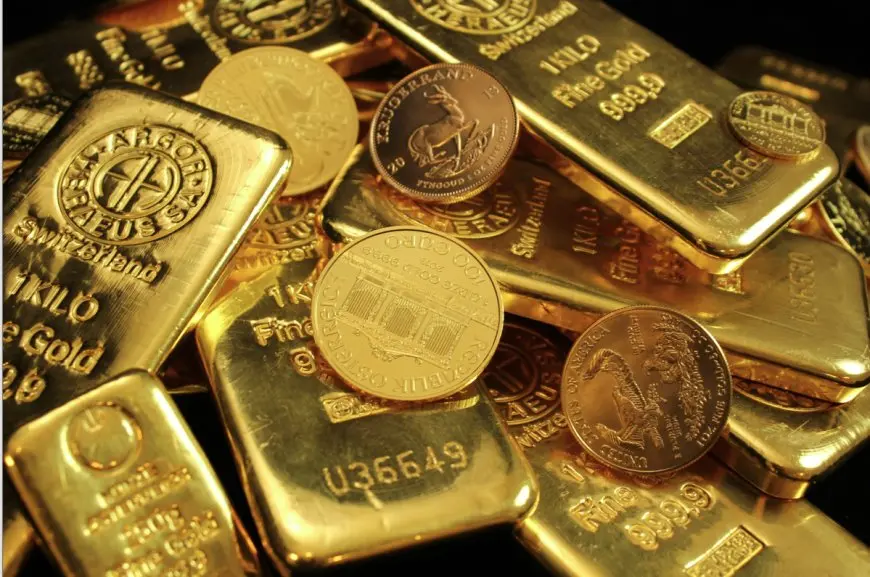 ما سبب انخفاض أسعار الذهب إلى أدنى مستوى لها في أسبوعين؟
