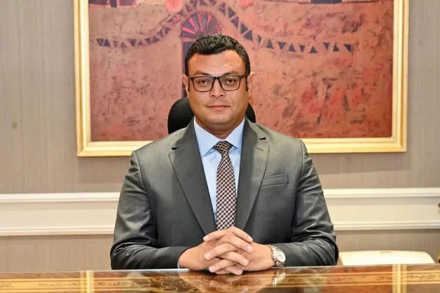 وزير الإسكان يعاين مشروع مستشفى جديد ومجمع ورش حرفية في مدينة العبور