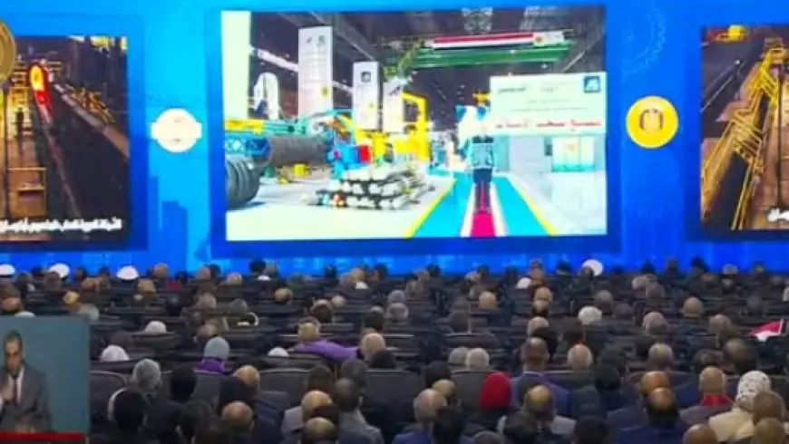 الرئيس السيسي يكرم مجموعة من النماذج المتميزة من عمال مصر