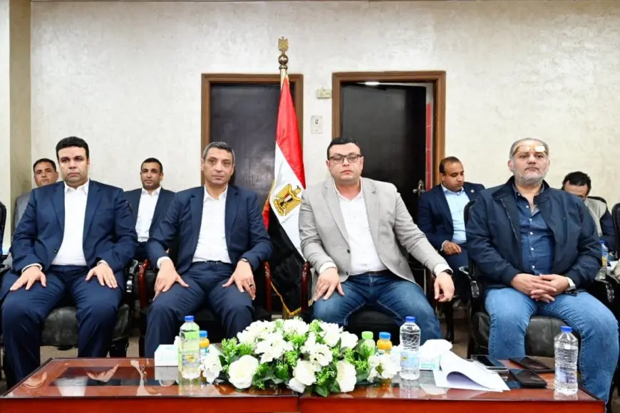 اجتماع وزير الإسكان في مقر جهاز مدينة السويس الجديدة لمتابعة المشاريع التنموية