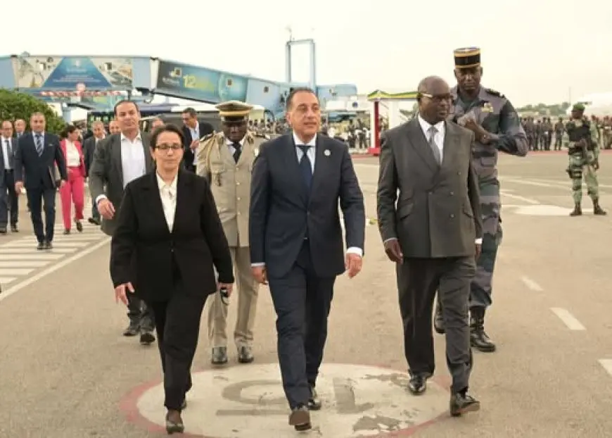 مدبولي يغادر الجابون عقب حضوره حفل تنصيب الرئيس الجابوني بريس نجيما