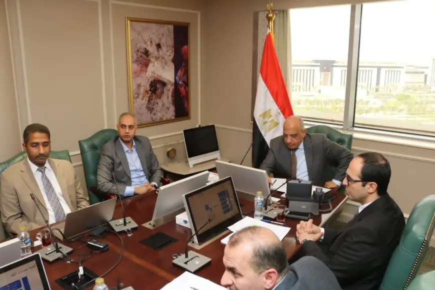 اجتماع وزير الكهرباء مع مسؤولي شركة ساى شيلد لمتابعة سير تشغيل منظومة الشحن الموحد