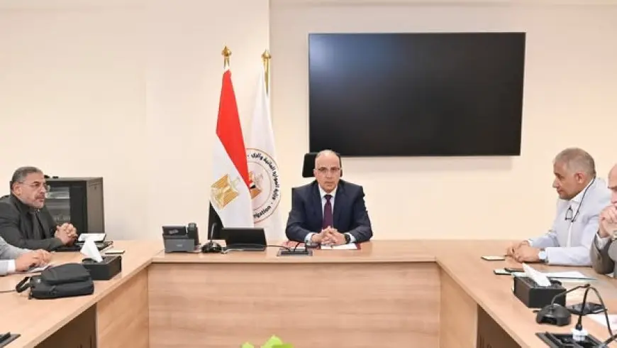 وزير الري يستعرض خطة الوزارة لمواجهة التغيرات المناخية