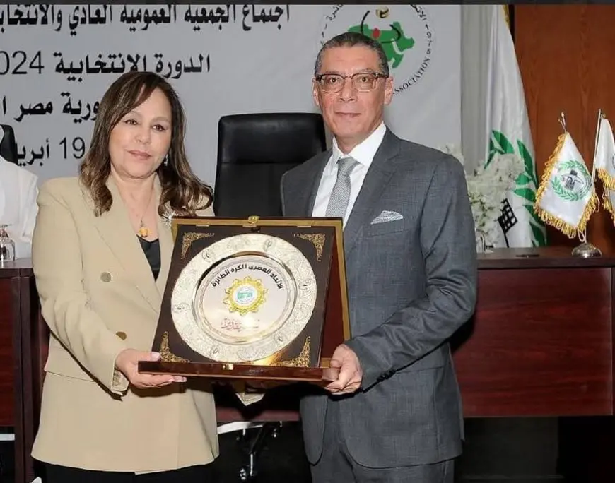 الاتحاد الإفريقي لكرة الطائرة يُعيِّن ياسر قمر مستشارًا لمجلس الإدارة