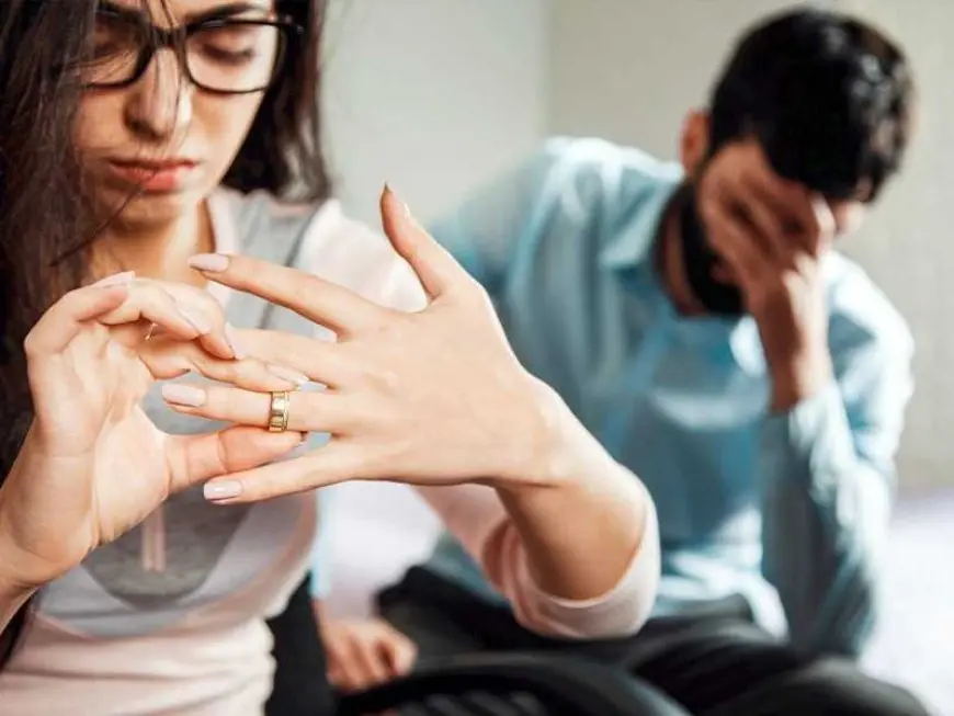 حكم الأموال التي تأخذها الزوجة من زوجها دون علمه.. توضيحات نيفين مختار