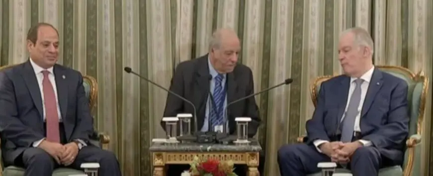 الرئيس السيسي: نعمل على تعزيز التعاون مع اليونان خاصة في مشروع الربط الكهربائي