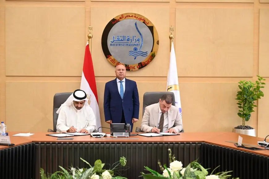 كامل الوزير يشهد توقيع عقد ترخيص شركة جرين فالي لخدمات السيارات الكهربائية